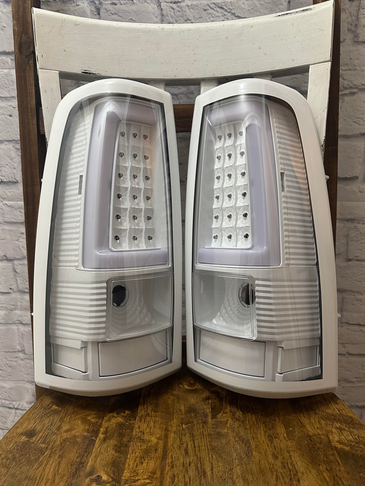 1999-2006 Chevy Silverado / GMC Sierra Tail Lights